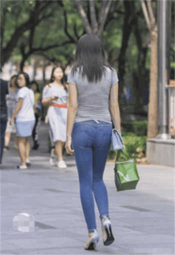 女为了合同出卖自己