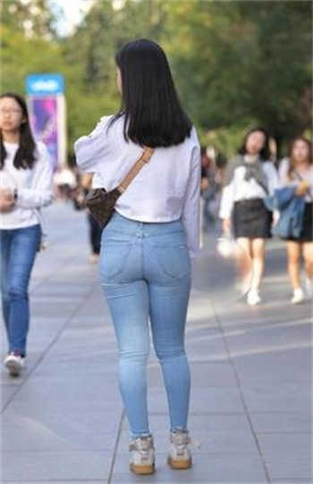 在丈夫灵位前被义兄欺负bd