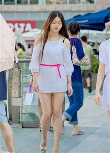 探花里的女主是哪来的