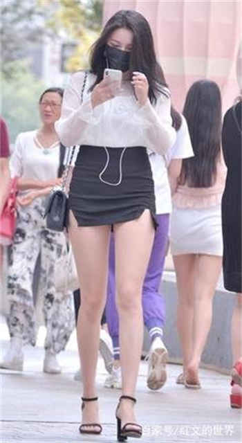 商务旅行戴帽子的女人
