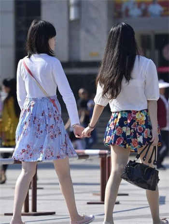 合租的少女果冻传媒