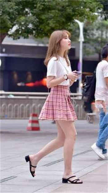 妇女风韵饱满照图片