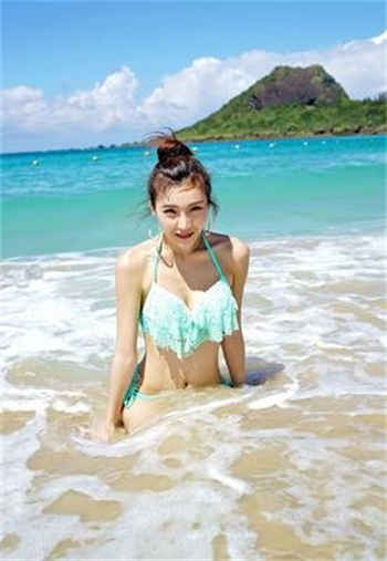老公打麻将妻子在厨房做事