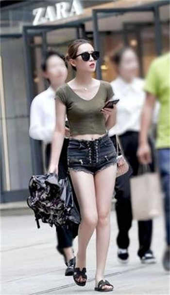 合租的少女果冻传媒