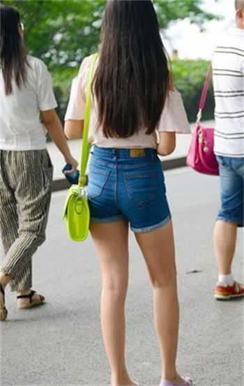 乱馆母娘仙桃播放