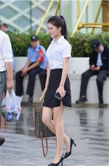 驯服年轻的妻子