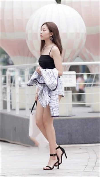 面具下的妈妈夏岚