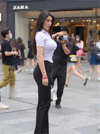 一女四男为爱鼓掌