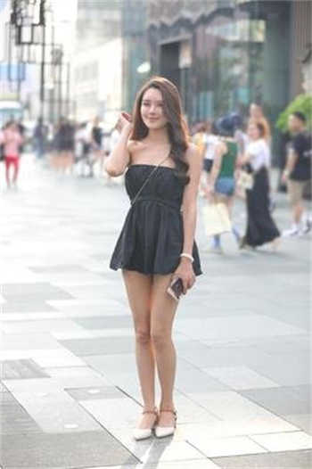 女校游泳课都光着照片真实