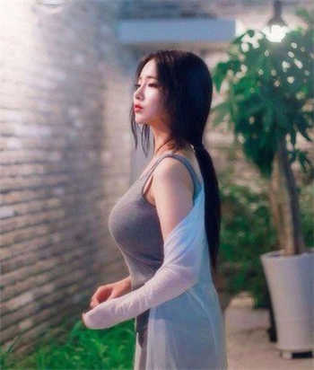 失恋的前女友张芸熙